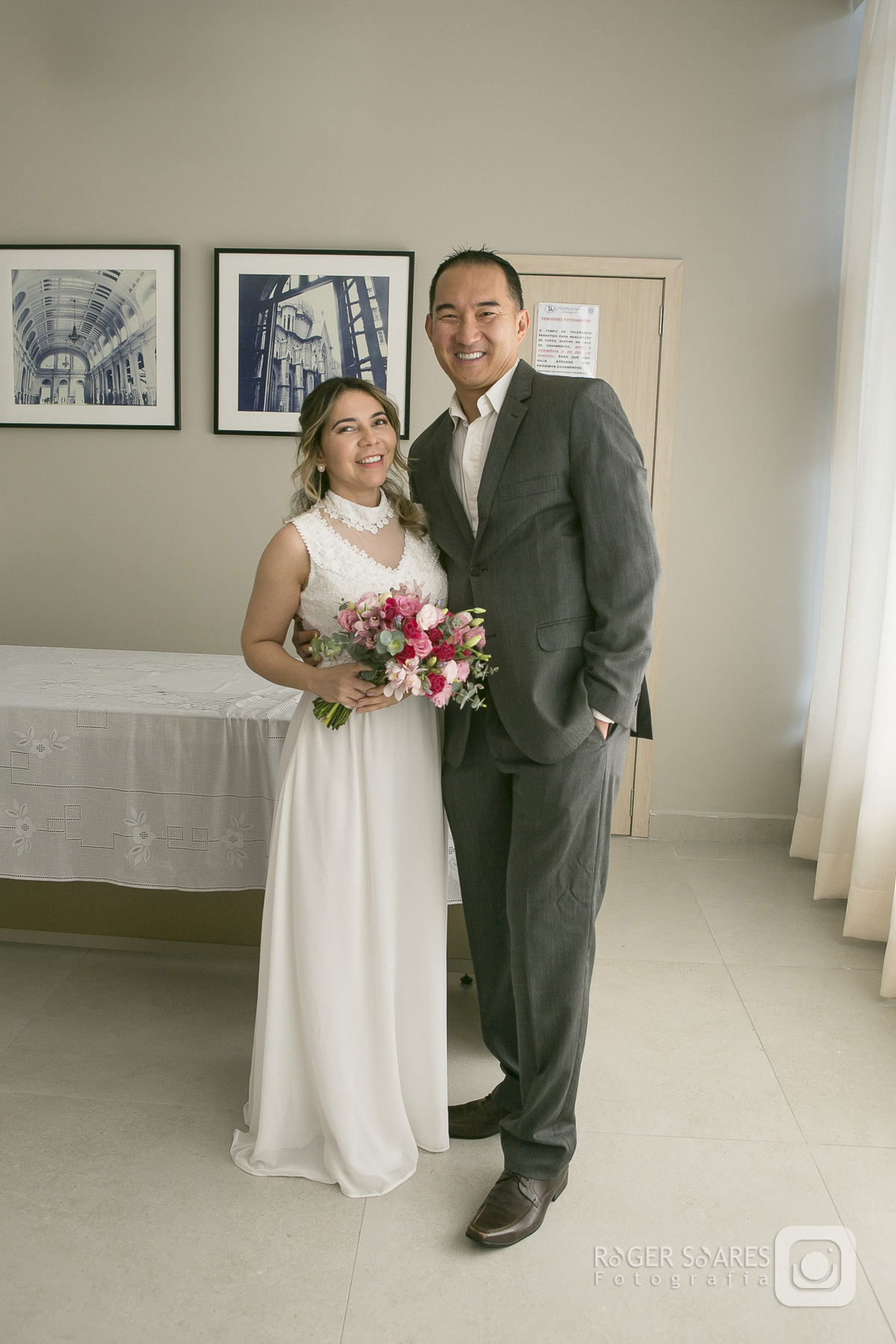 casamento civil São Paulo cartório Bela Vista ensaio de casamento Avenida Paulista fotógrafo Roger Soares fotos espontâneas casal tímido Liberdade restaurante CHIFU fotografia intimista romântica ensaio urbano família amigos