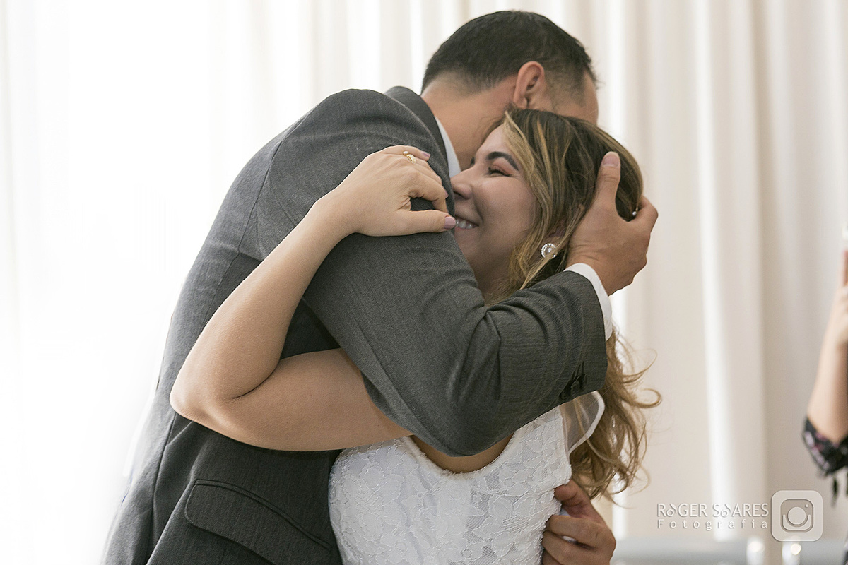 casamento civil São Paulo cartório Bela Vista ensaio de casamento Avenida Paulista fotógrafo Roger Soares fotos espontâneas casal tímido Liberdade restaurante CHIFU fotografia intimista romântica ensaio urbano família amigos