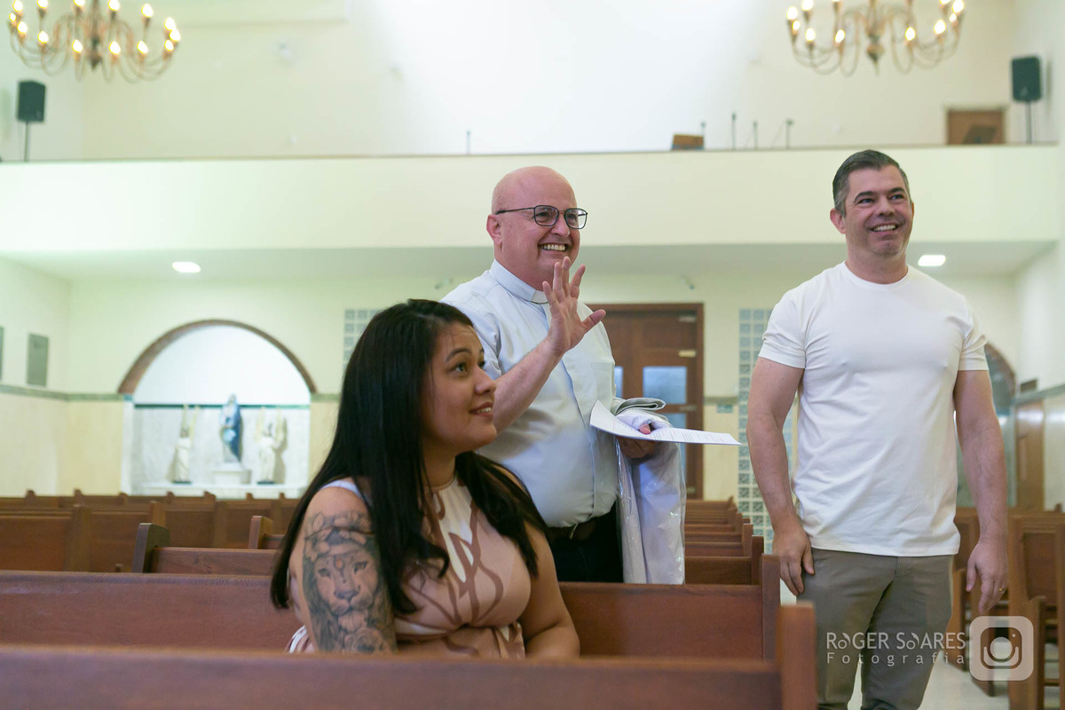 fotografia de batizado, fotos batismo catolico, fotografo de batizado, registro de batismo, fotos na igreja, momentos do batizado, cobertura fotografa de batismo, fotos da cerimonia de batismo, recordacao do batismo, ensaio de batizado, fotos pia batismal