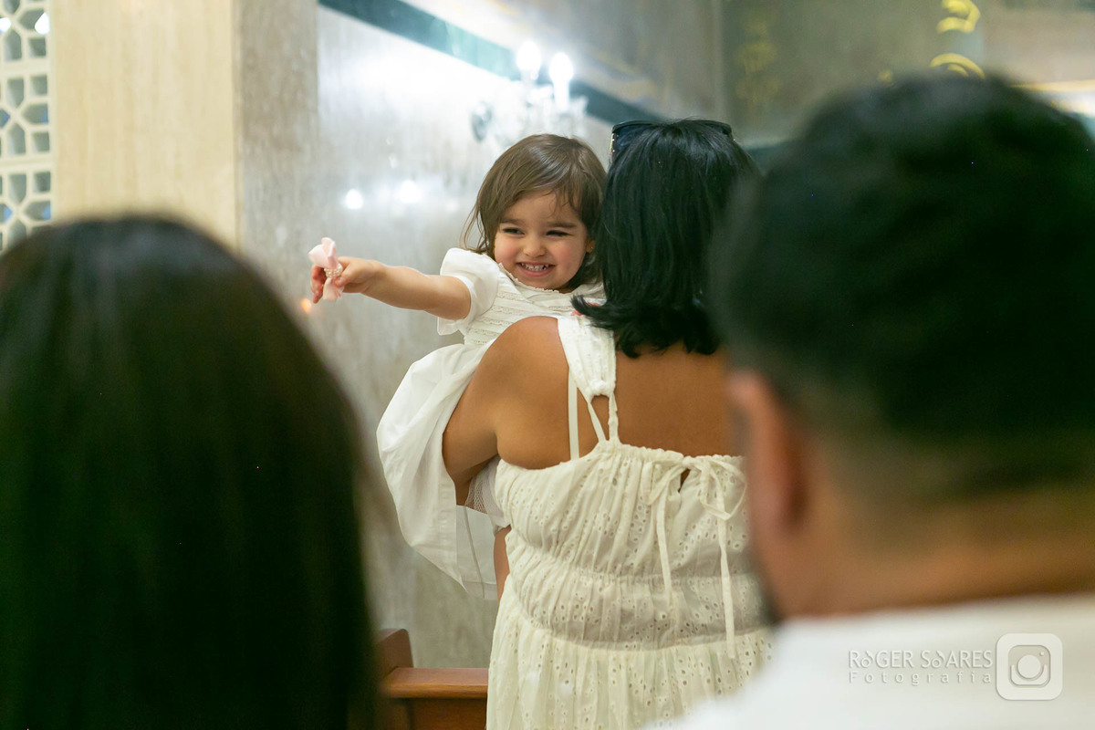 fotografo batizado, fotos com padrinhos, lembranca do batismo, detalhes do batizado, batismo catolico fotos, album de batizado, fotos de bebe batizado, fotografa de familia, fotos na igreja catolica, ensaio batismo, fotos do ritual de batismo