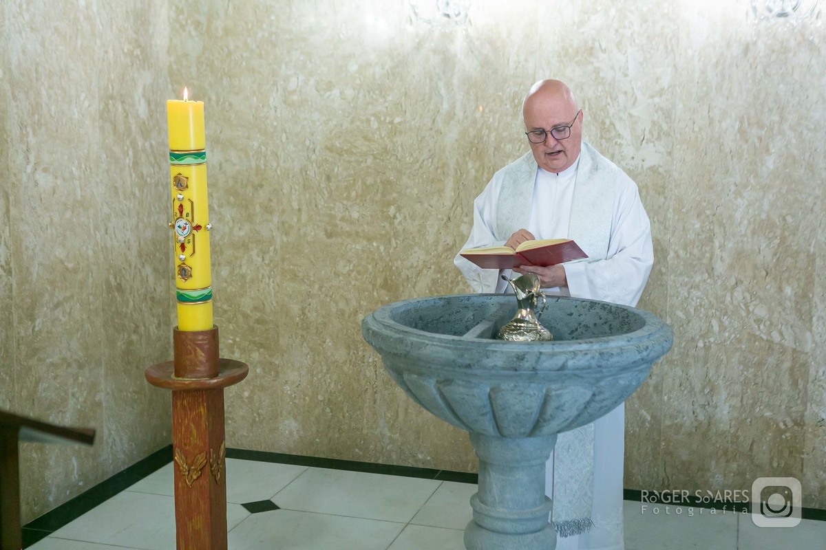 fotografo batizado, fotos com padrinhos, lembranca do batismo, detalhes do batizado, batismo catolico fotos, album de batizado, fotos de bebe batizado, fotografa de familia, fotos na igreja catolica, ensaio batismo, fotos do ritual de batismo