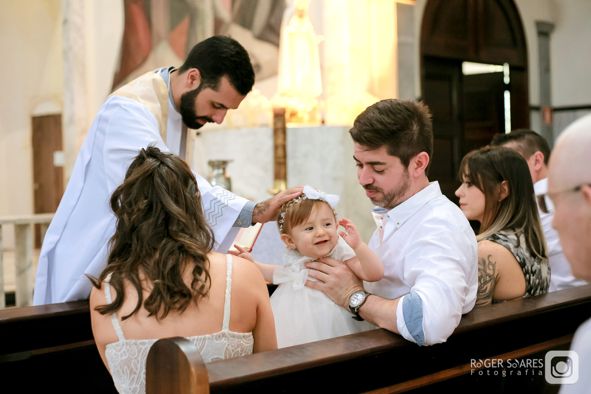fotografia de batizado, fotos batismo catolico, fotografo de batizado, registro de batismo, fotos na igreja, momentos do batizado, cobertura fotografa de batismo, fotos da cerimonia de batismo, recordacao do batismo, ensaio de batizado, fotos pia batismal