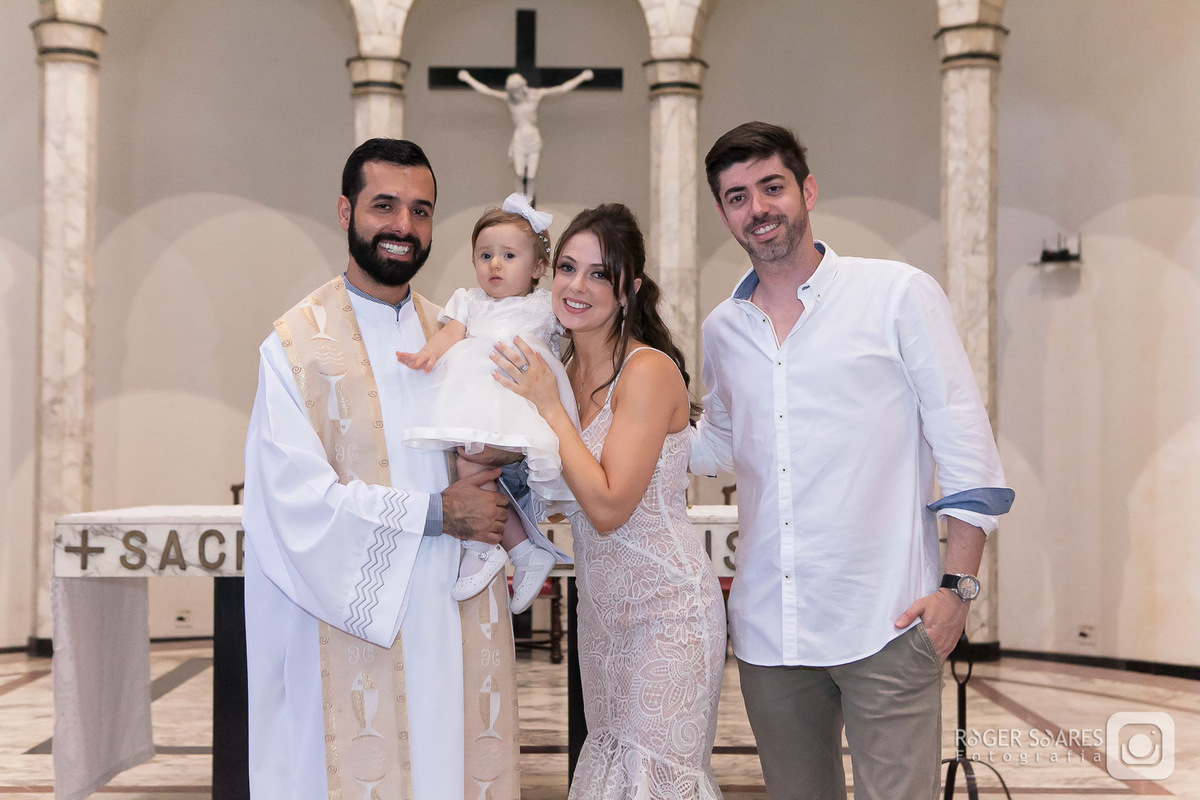 fotografo batizado, fotos com padrinhos, lembranca do batismo, detalhes do batizado, batismo catolico fotos, album de batizado, fotos de bebe batizado, fotografa de familia, fotos na igreja catolica, ensaio batismo, fotos do ritual de batismo