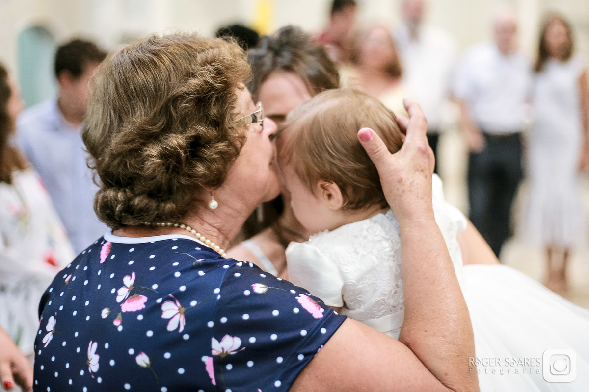 fotografo batizado, fotos com padrinhos, lembranca do batismo, detalhes do batizado, batismo catolico fotos, album de batizado, fotos de bebe batizado, fotografa de familia, fotos na igreja catolica, ensaio batismo, fotos do ritual de batismo