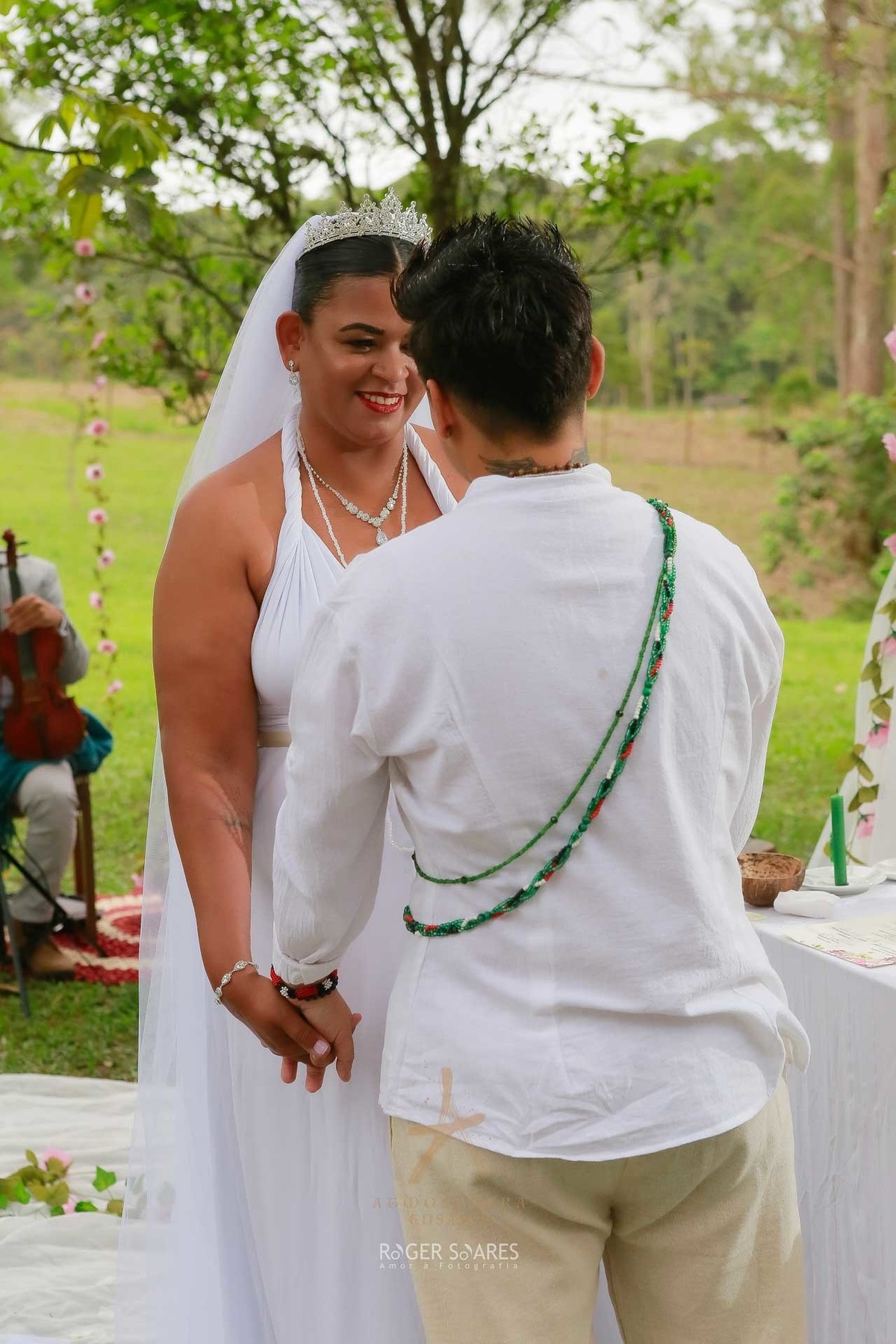 fotografia de casamento ao ar livre, casamento na represa Riacho Grande, fotos sitio do ITA, Roger Soares fotografia, casamento espiritualista fotos, cobertura fotografica de casamento, fotos Thais e Naty, galeria de casamento na natureza