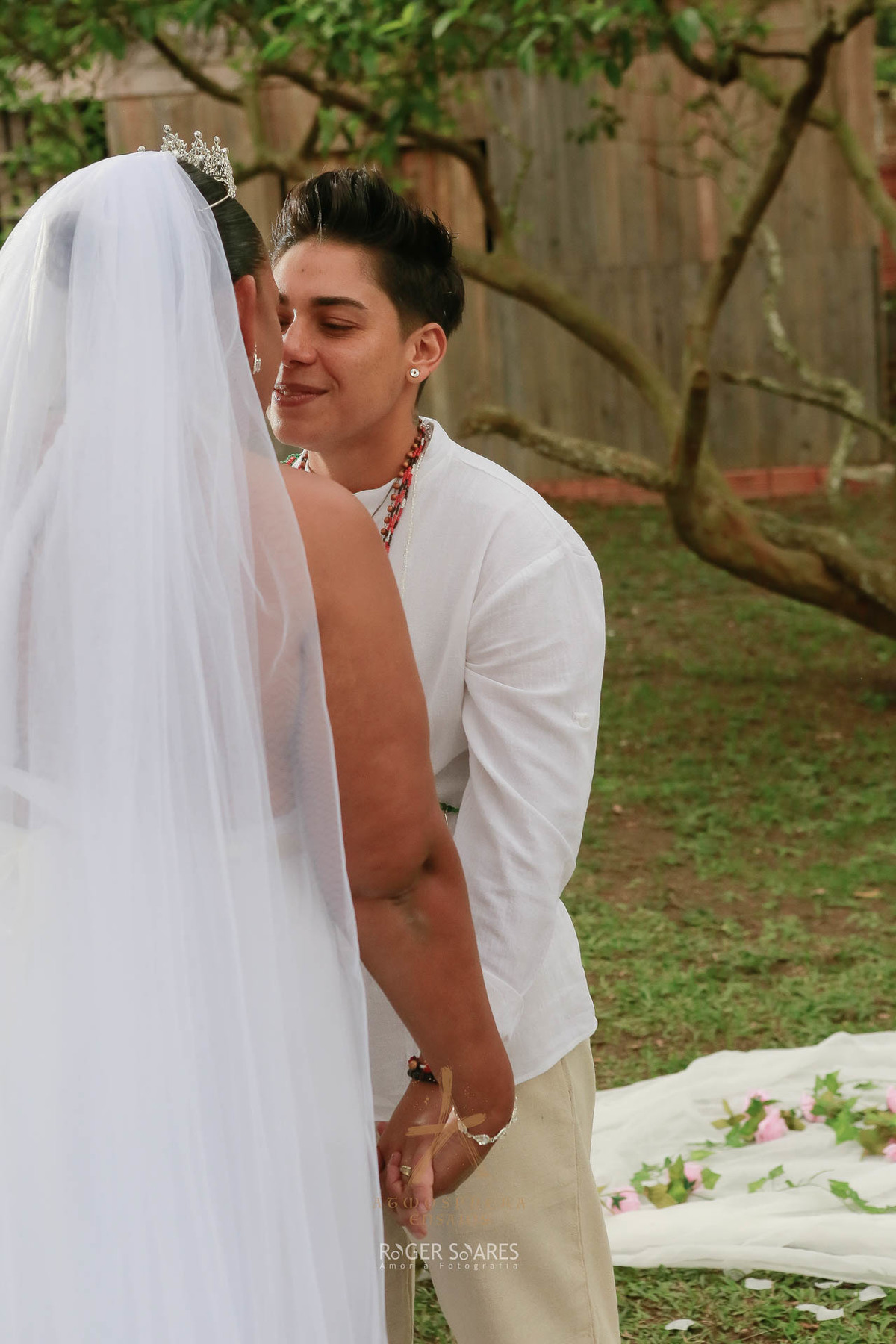 fotografia de casamento ao ar livre, casamento na represa Riacho Grande, fotos sitio do ITA, Roger Soares fotografia, casamento espiritualista fotos, cobertura fotografica de casamento, fotos Thais e Naty, galeria de casamento na natureza