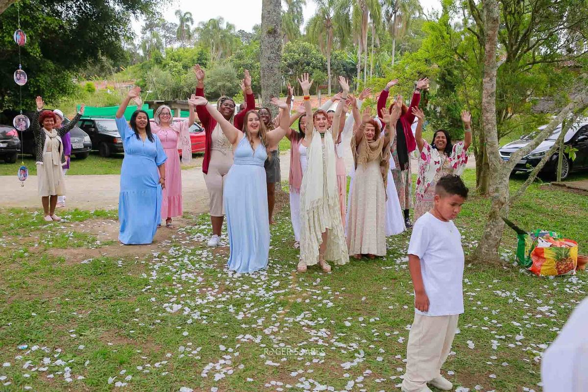 makingof noiva, dia da noiva casamento, violino e violao, musica xamanica casamento, Roger Soares fotografia, sitio ITA represa, matrimonio espiritualista, fotos preparativos noiva, trilha sonora casamento, Riacho Grande, Thais e Naty