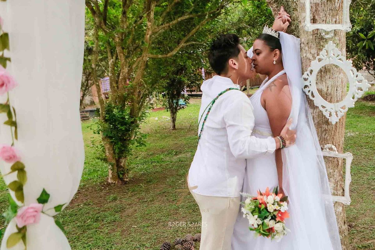 makingof noiva, dia da noiva casamento, violino e violao, musica xamanica casamento, Roger Soares fotografia, sitio ITA represa, matrimonio espiritualista, fotos preparativos noiva, trilha sonora casamento, Riacho Grande, Thais e Naty
