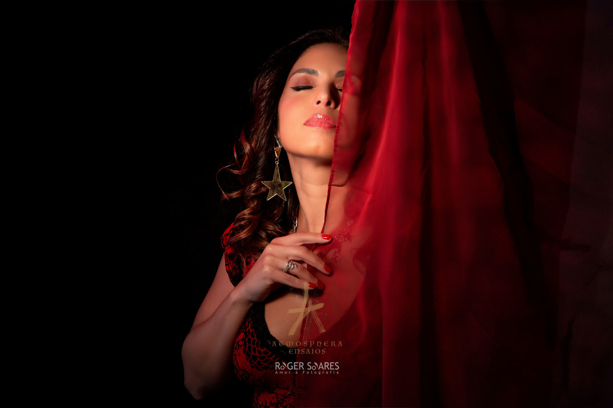 ensaio fotográfico musical, fotografia de capa de single, ensaio para cantores, fotos para artistas, ensaio artístico sp, fotografia promocional música, ensaio feminino artista, capa de álbum, fotos para spotify, fotógrafo de cantora