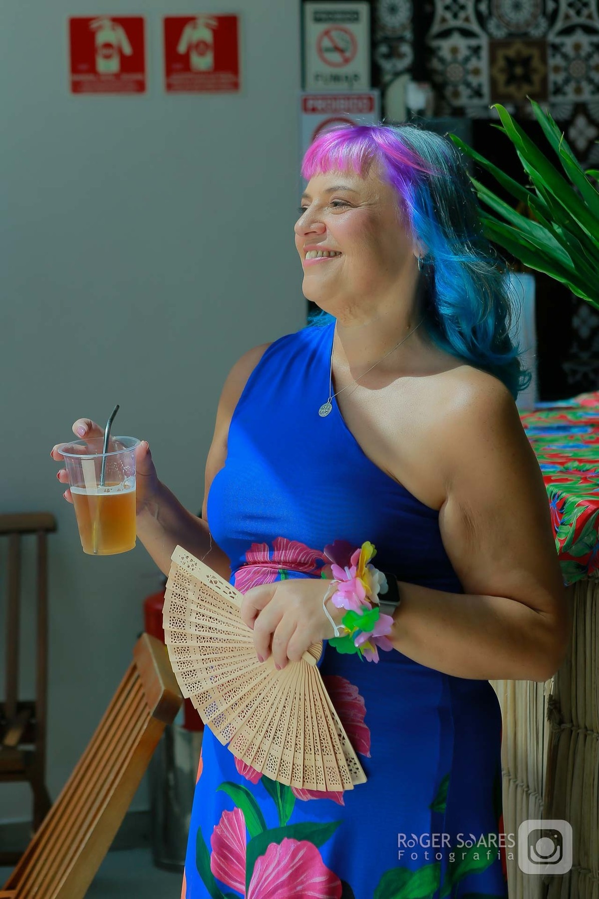 Roger Soares, fotógrafo de eventos, fotografia de aniversário 50 anos, festa mulher 50+, foto de família, fotógrafo profissional, registro de aniversário, cobertura fotográfica de eventos, momentos em família, fotografia de festa