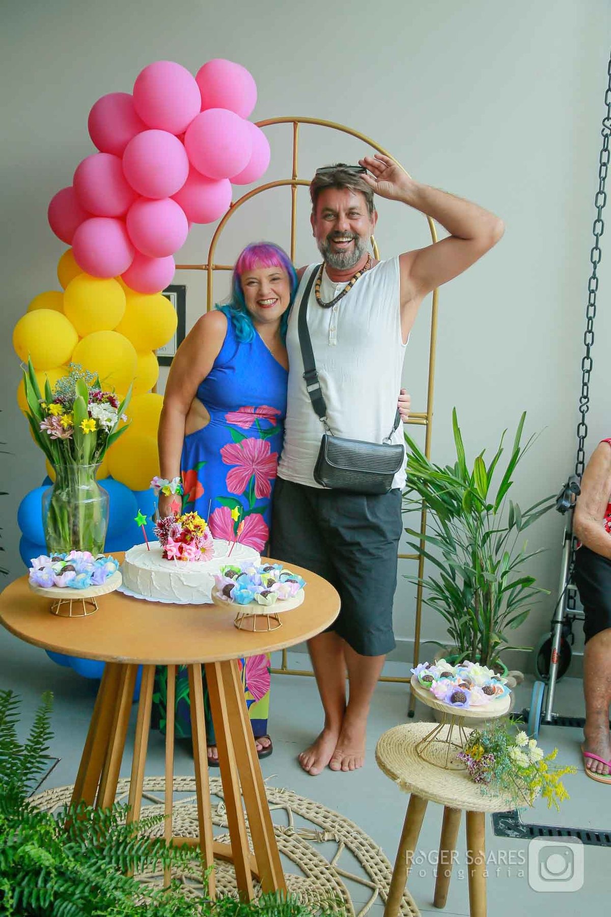 Roger Soares, fotógrafo de festa de aniversário, fotos de aniversário de 50 anos, fotógrafo para churrasco e piscina, fotografia de eventos sociais, ensaio de família 50+, fotografia de celebração, fotos de aniversário feminino