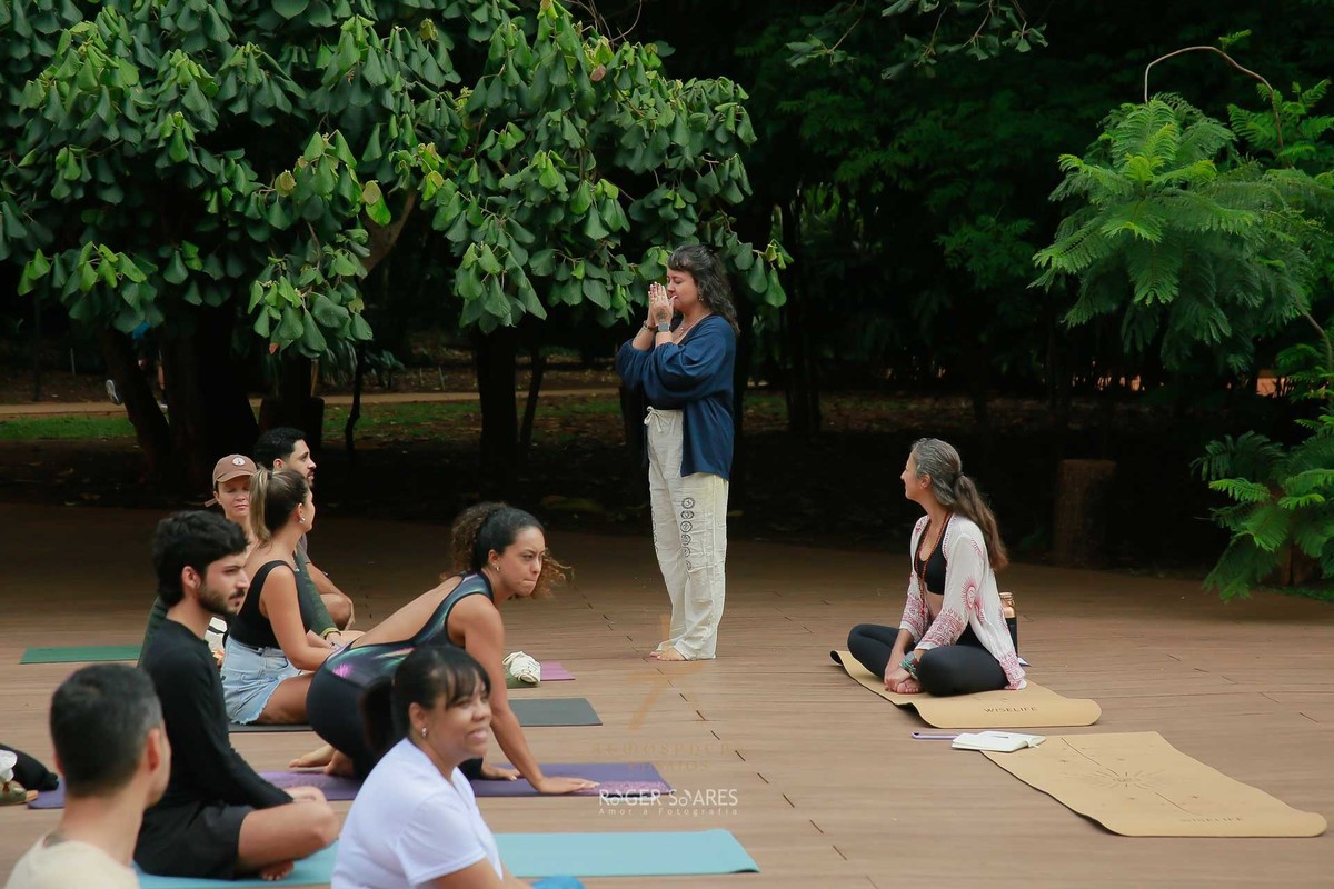 fotografia de yoga, fotografo de yoga, ensaio de yoga, cobertura de eventos de yoga, fotografia lifestyle, fotos ao ar livre, fotografia de bem estar, roger soares fotografo, registro de retiros, fotos de asanas, fotografia de saude