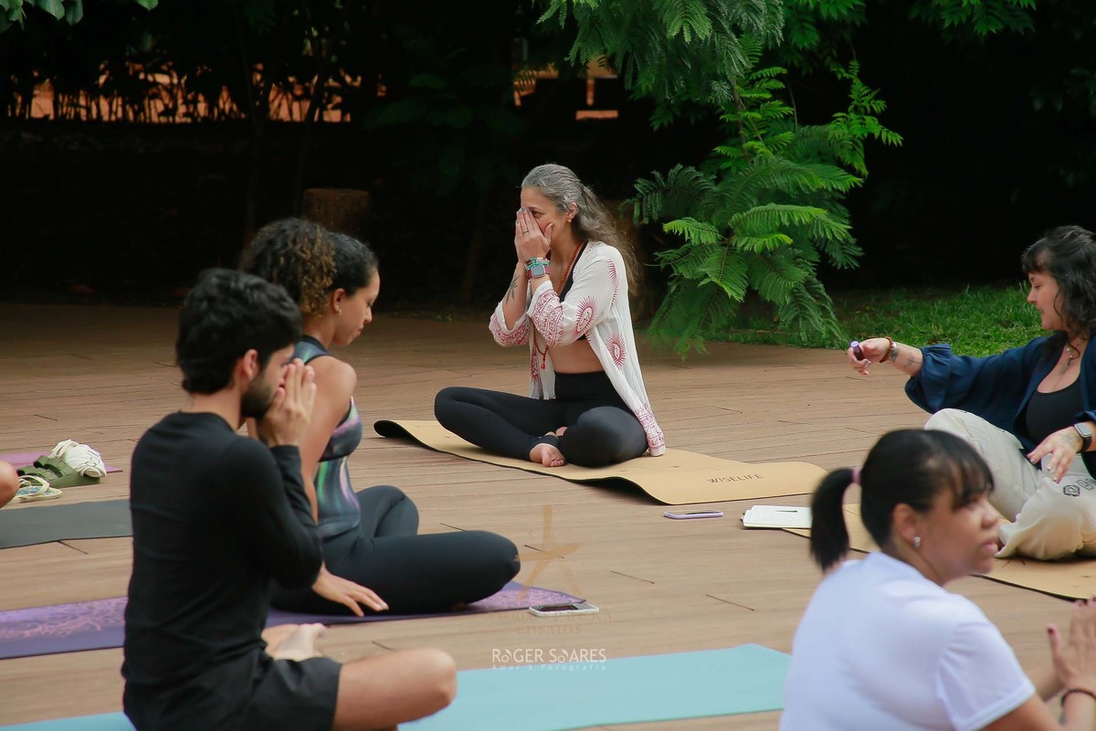 fotografia de yoga, fotografo de yoga, ensaio de yoga, cobertura de eventos de yoga, fotografia lifestyle, fotos ao ar livre, fotografia de bem estar, roger soares fotografo, registro de retiros, fotos de asanas, fotografia de saude