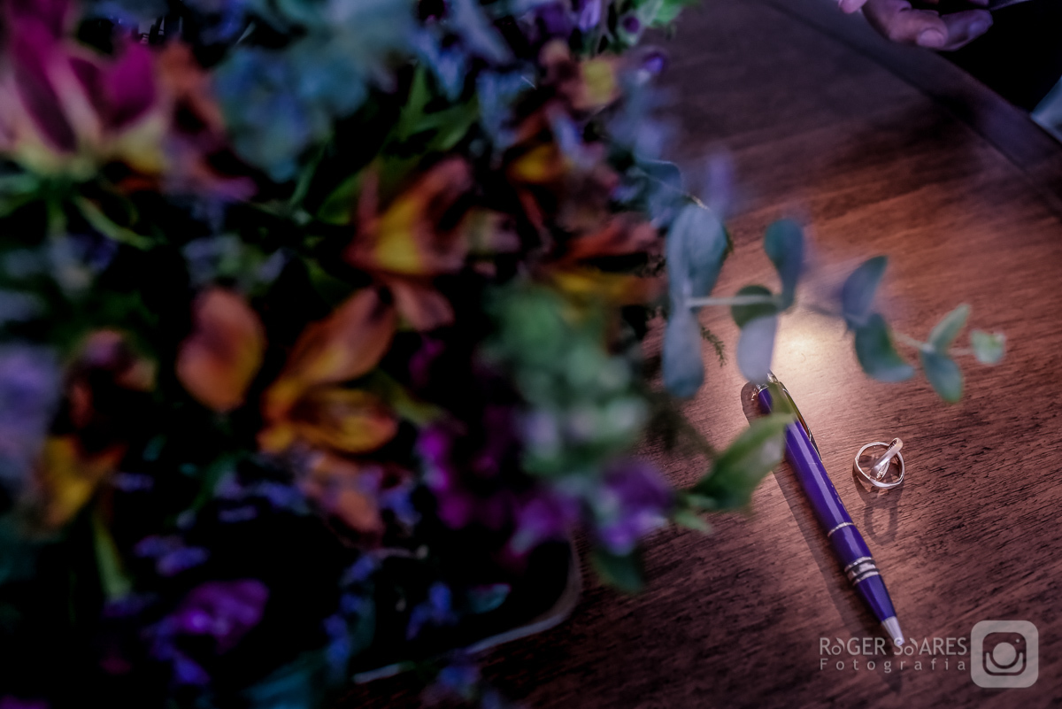 making off do noivo caneta mesa de madeira villa sansu fotografia fotógrafo álbum de casamento wedding destination