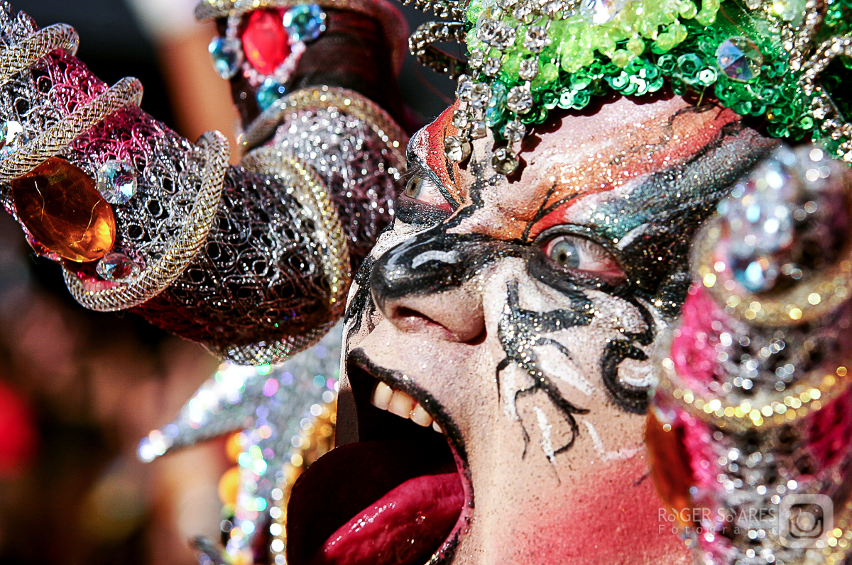 fotojornalismo parada gay glbt+ milhoes milhares de pessoas público multidão música alegria diversidade povo paulista rua avenida paulista reportagem ator performance performer artista de rua