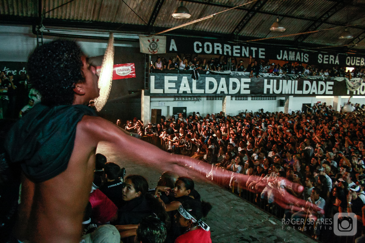 fotojornalismo parada gay glbt+ milhoes milhares de pessoas público multidão música corinthians gaviões da fiel torcida quadra galera campeão campeonato paulista paulistão comemoração