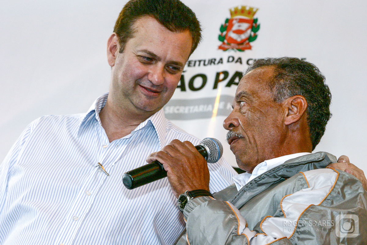 fotojornalismo parada gay glbt+ milhoes milhares de pessoas público prefeitura prefeito gilberto kassab planos de goversno assistência social caridade