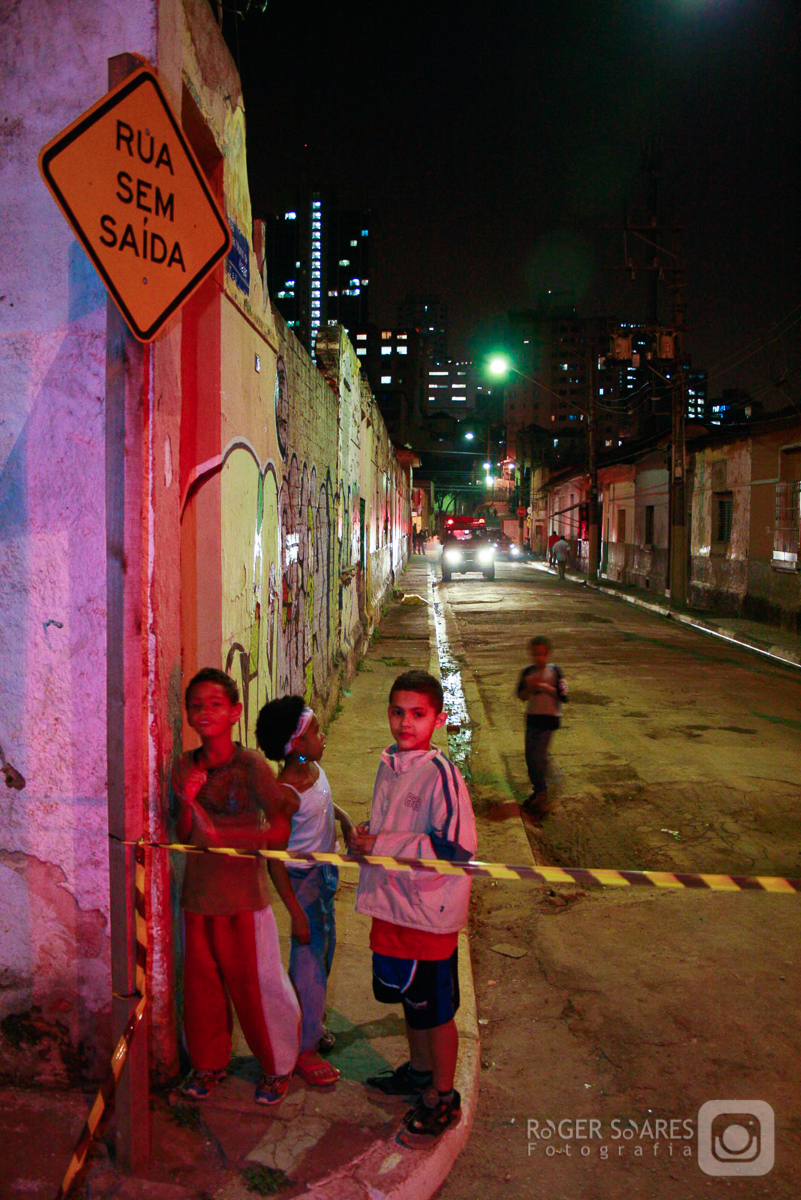 fotojornalismo parada gay glbt+ milhoes milhares de pessoas público multidão música baixada do glicério blackout população carente