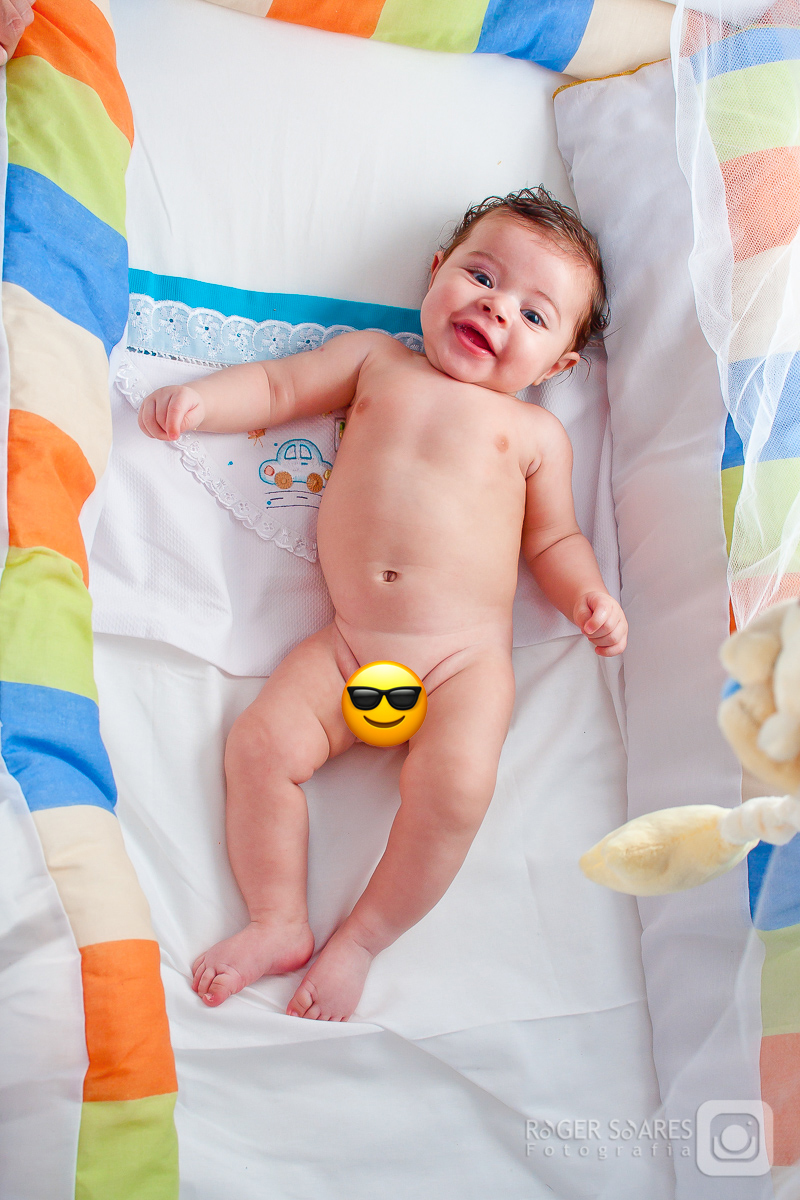 fotografia documental familia criança crianças infância escola infantil casa lar cama sofá brinquedos banho bola banheiro banheira sabonete espuma cabelo molhado papai mamãe filho filha filhos amor carinho alegria casal bebe berço fralda xixi neném vida