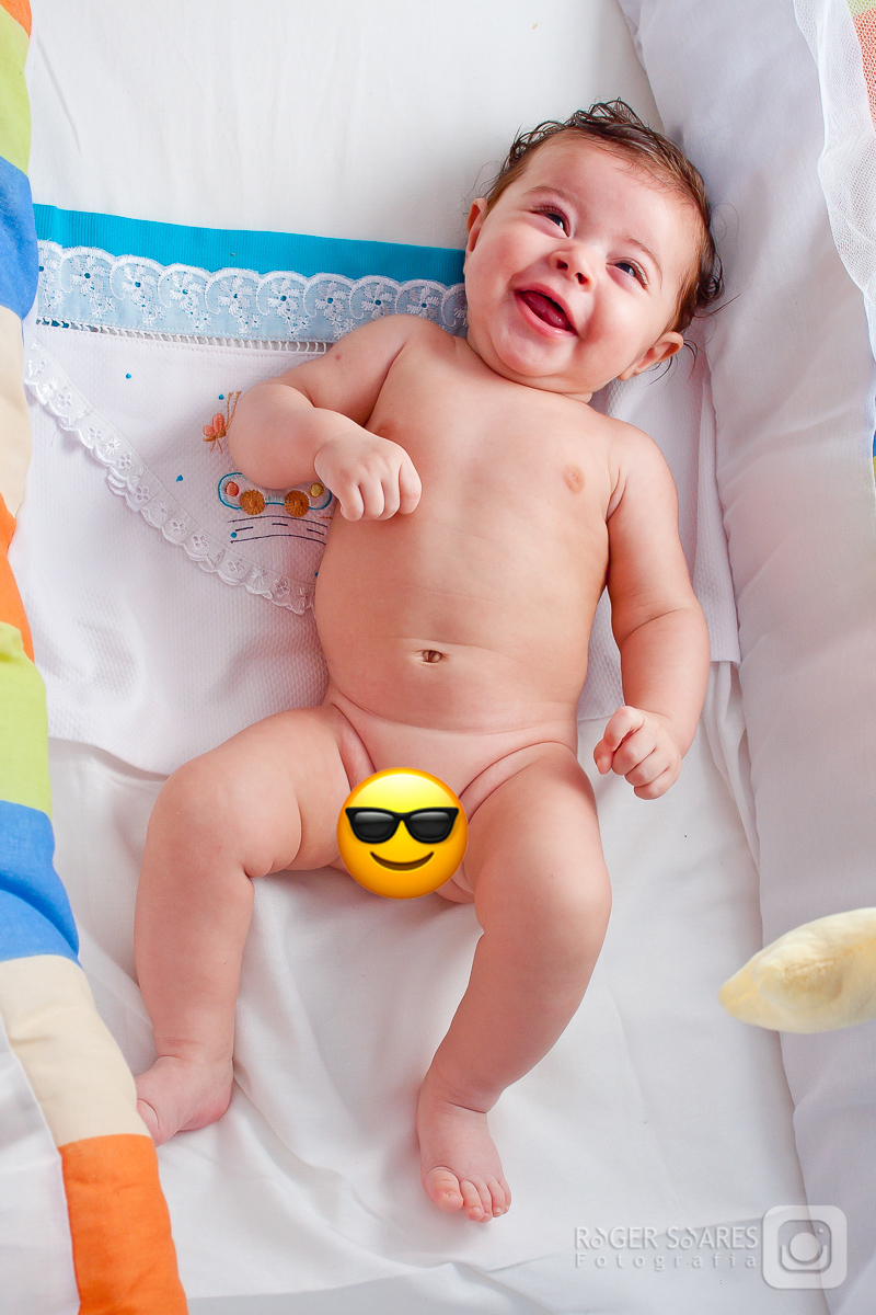 fotografia documental familia criança crianças infância escola infantil casa lar cama sofá brinquedos banho bola banheiro banheira sabonete espuma cabelo molhado papai mamãe filho filha filhos amor carinho alegria casal bebe berço fralda xixi neném vida