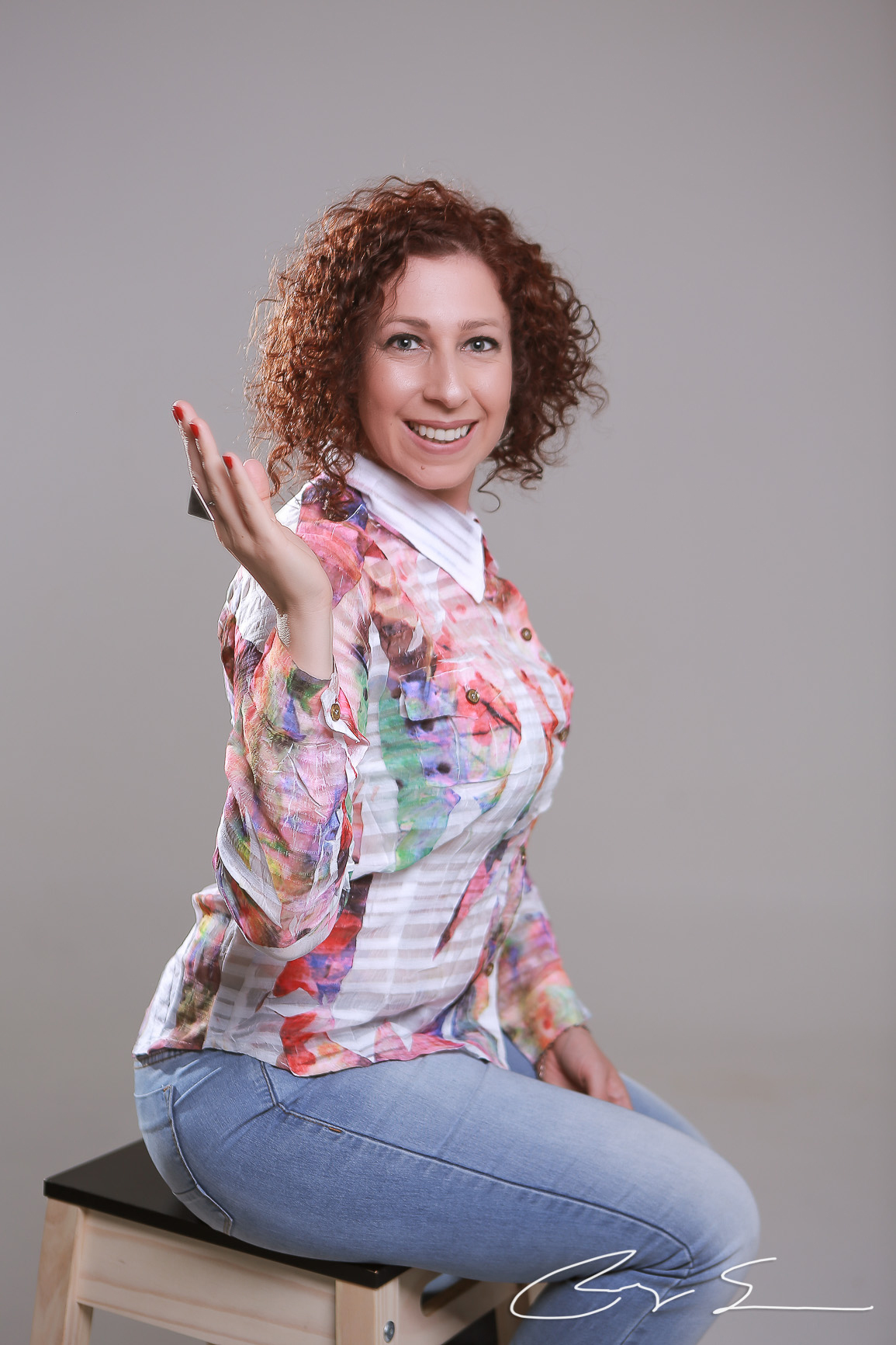 retratos profissionais estúdio fotográfico fotografia de estúdio portrait business linkdin redes sociais conexões verdadeiras cadeira luz camera canon flash mulher executiva poses alegria determinação foco coach inteligência emocional empreendedorismo 