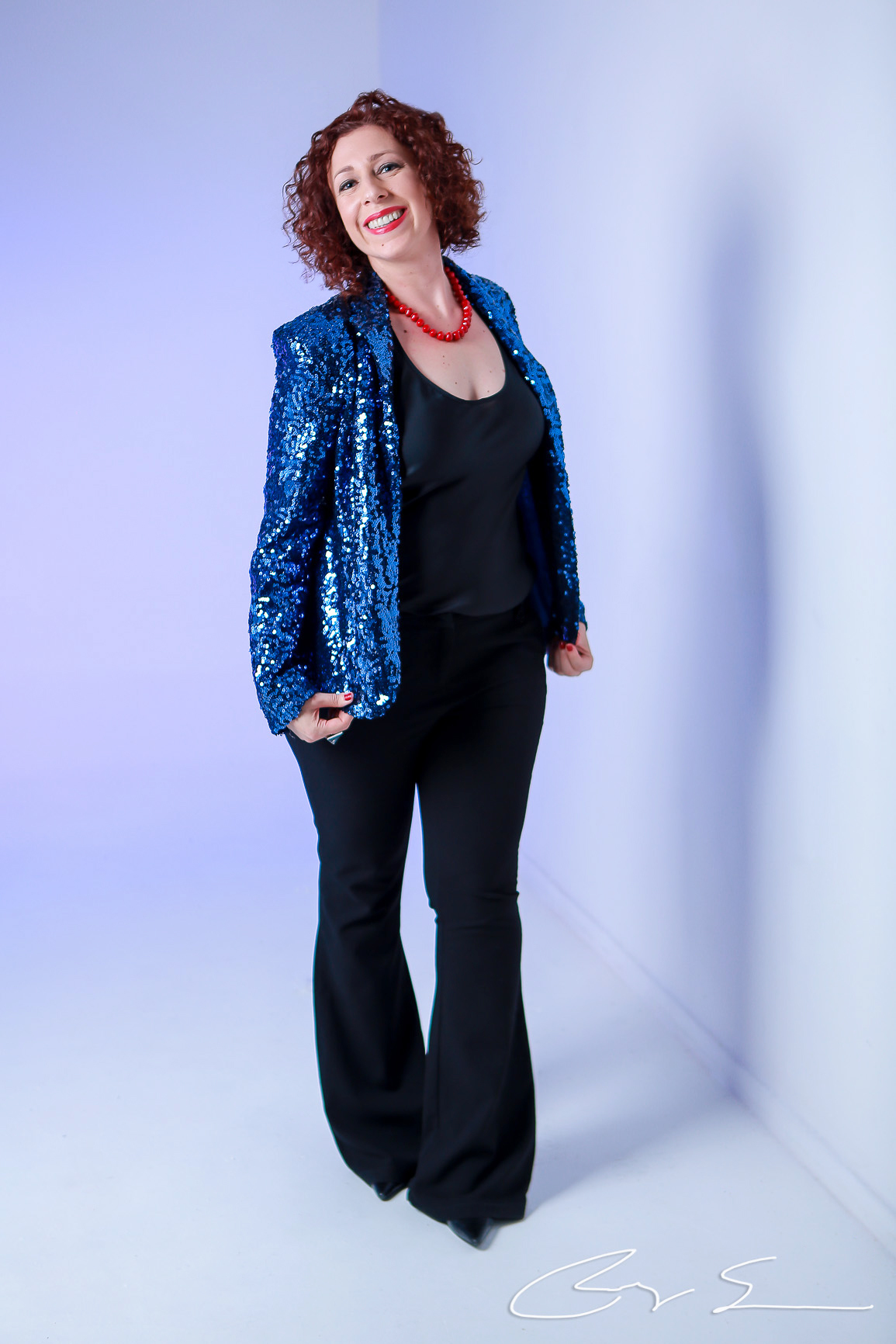 retratos profissionais estúdio fotográfico fotografia de estúdio portrait business linkdin redes sociais conexões verdadeiras cadeira luz camera canon flash mulher executiva poses alegria determinação foco coach inteligência emocional empreendedorismo