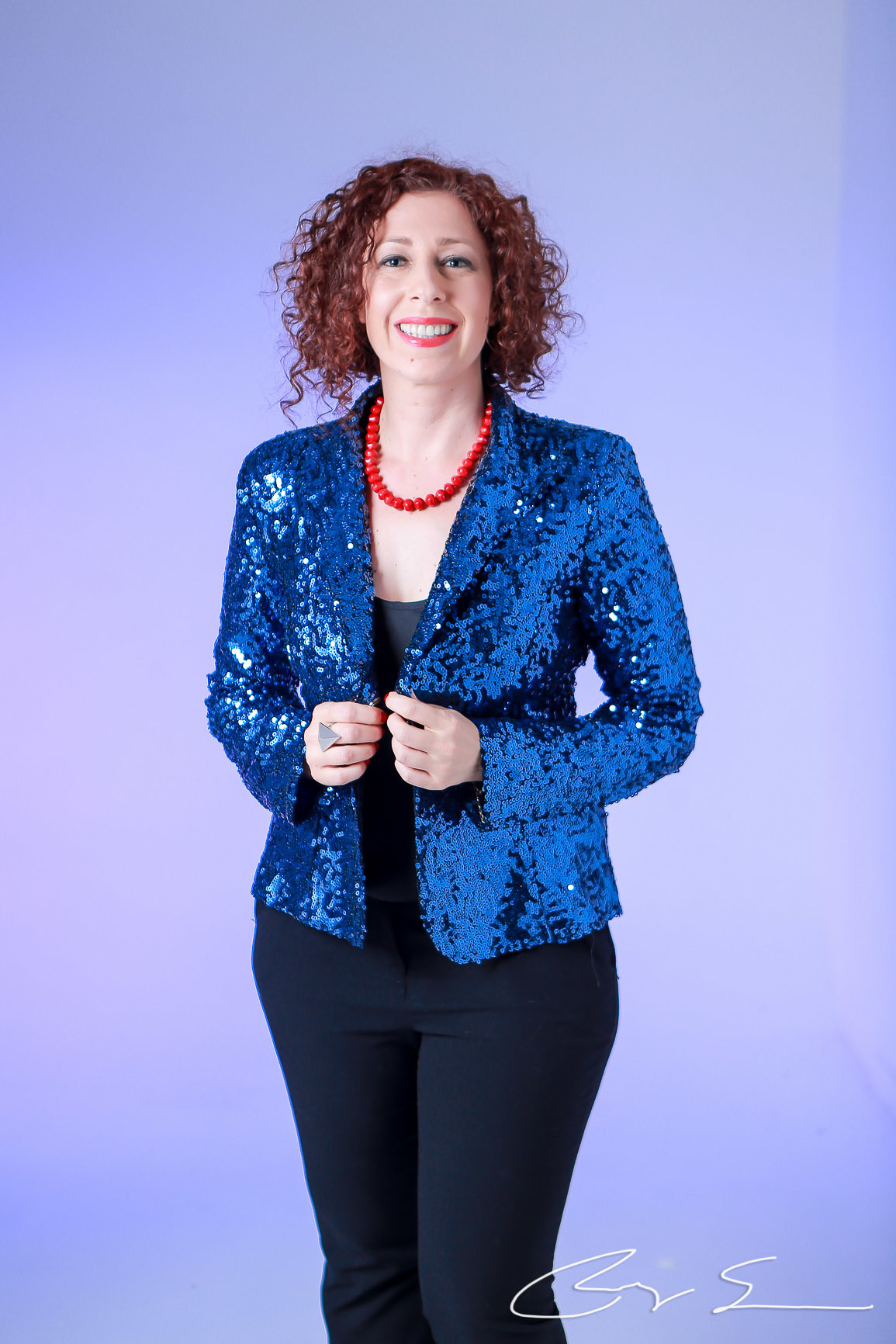 retratos profissionais estúdio fotográfico fotografia de estúdio portrait business linkdin redes sociais conexões verdadeiras cadeira luz camera canon flash mulher executiva poses alegria determinação foco coach inteligência emocional empreendedorismo