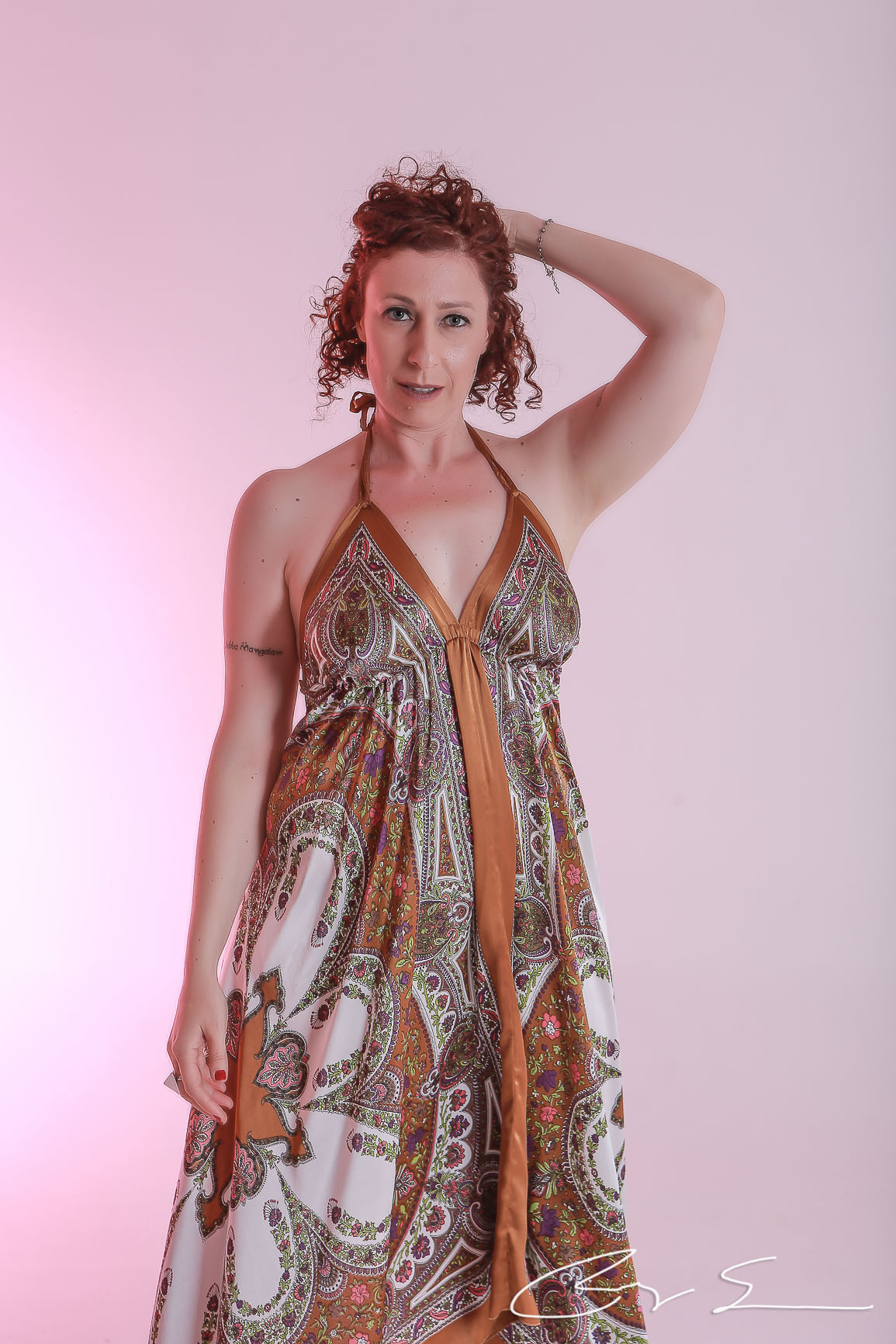 retratos profissionais estúdio fotográfico fotografia de estúdio portrait business linkdin redes sociais conexões verdadeiras cadeira luz camera canon flash mulher executiva poses alegria determinação foco coach inteligência emocional empreendedorismo