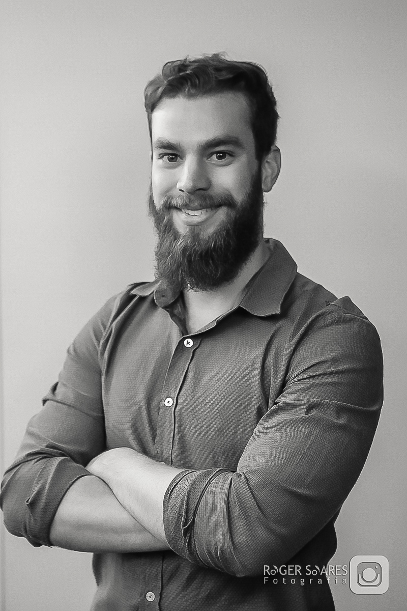 retratos profissionais estúdio fotográfico fotografia de estúdio portrait business linkdin redes sociais conexões verdadeiras cadeira luz camera canon flash mulher executiva poses alegria determinação foco ricardo jordão rainmaker vendas bizrevolution