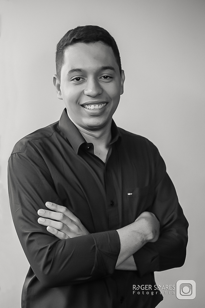 retratos profissionais estúdio fotográfico fotografia de estúdio portrait business linkdin redes sociais conexões verdadeiras cadeira luz camera canon flash mulher executiva poses alegria determinação foco ricardo jordão rainmaker vendas bizrevolution