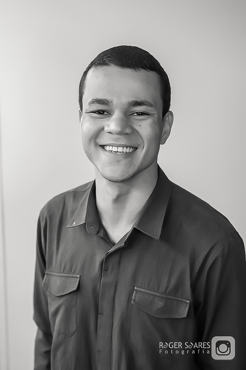 retratos profissionais estúdio fotográfico fotografia de estúdio portrait business linkdin redes sociais conexões verdadeiras cadeira luz camera canon flash mulher executiva poses alegria determinação foco ricardo jordão rainmaker vendas bizrevolution