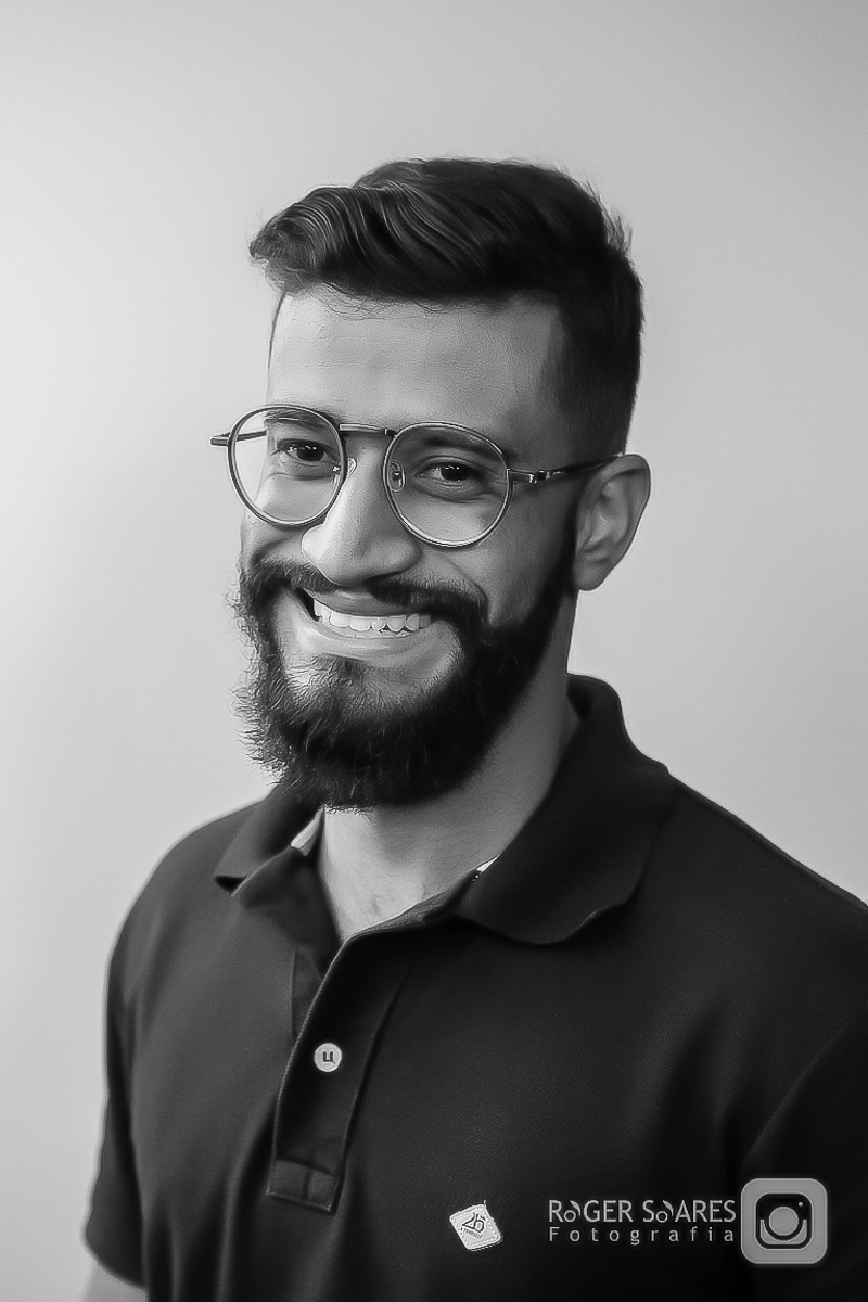 retratos profissionais estúdio fotográfico fotografia de estúdio portrait business linkdin redes sociais conexões verdadeiras cadeira luz camera canon flash mulher executiva poses alegria determinação foco ricardo jordão rainmaker vendas bizrevolution