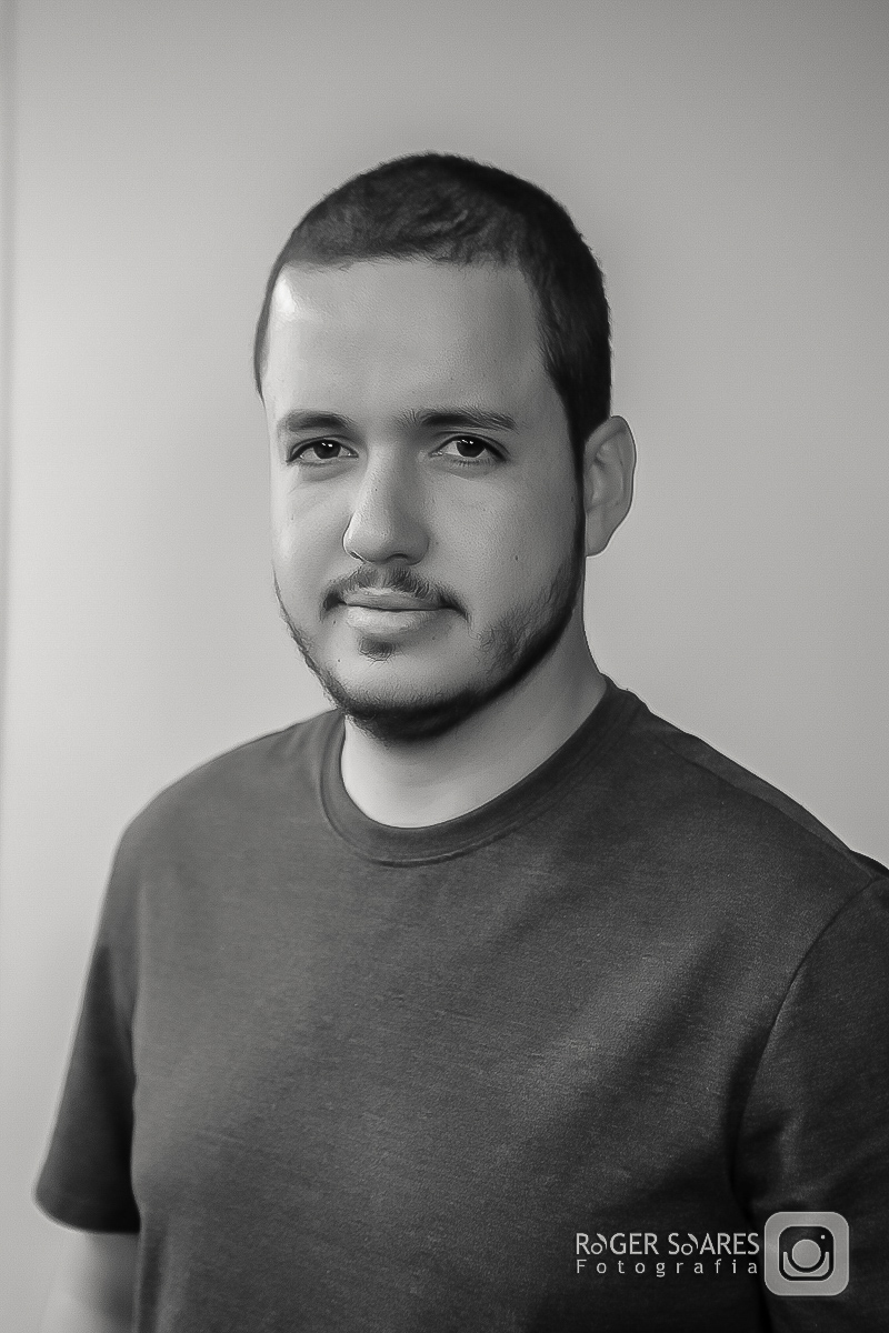 retratos profissionais estúdio fotográfico fotografia de estúdio portrait business linkdin redes sociais conexões verdadeiras cadeira luz camera canon flash mulher executiva poses alegria determinação foco ricardo jordão rainmaker vendas bizrevolution