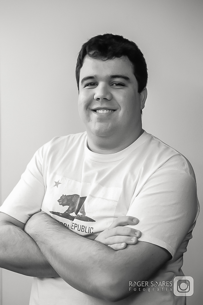 retratos profissionais estúdio fotográfico fotografia de estúdio portrait business linkdin redes sociais conexões verdadeiras cadeira luz camera canon flash mulher executiva poses alegria determinação foco ricardo jordão rainmaker vendas bizrevolution