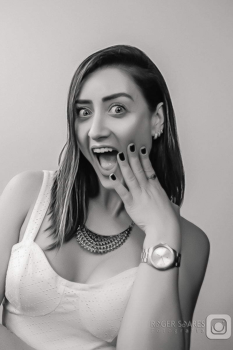 retratos profissionais estúdio fotográfico fotografia de estúdio portrait business linkdin redes sociais conexões verdadeiras cadeira luz camera canon flash mulher executiva poses alegria determinação foco ricardo jordão rainmaker vendas bizrevolution