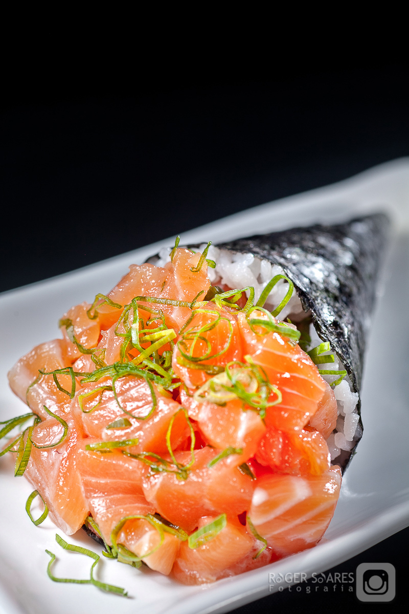 churrasco e-commerce ifood rappi uber eats delivery carne grelhada alho poró salsinha prato mesa madeira vinho arroz branco condimentos temperos pizzaria temaki temakeria japonês fogo taça carvão fotos de produtos fotografia de alimentos