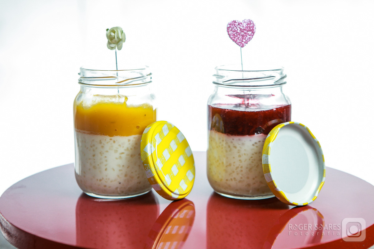 doceria vovo doces bolos confeitos mesa café cafezinho expresso xícara chantilly forno assado brigadeiro madeira chocolate branco cacau meio amargo cenoura flocos cuscus de pote fotografia still culinaria ecommerce estúdio fotografico