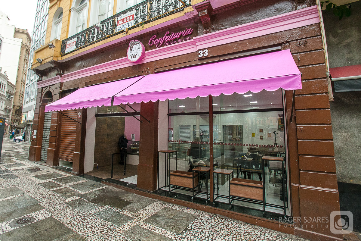 doceria vovo doces bolos confeitos mesa café cafezinho expresso xícara chantilly forno assado brigadeiro madeira chocolate branco cacau meio amargo cenoura flocos fachada externa rua sé praça pessoa fotografia still culinaria ecommerce estúdio fotografico