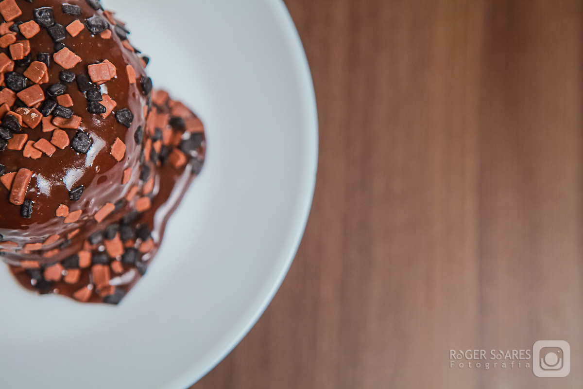 doceria vovo doces bolos confeitos mesa café cafezinho expresso xícara chantilly forno assado brigadeiro madeira chocolate branco cacau still culinaria ecommerce estúdio fotografico