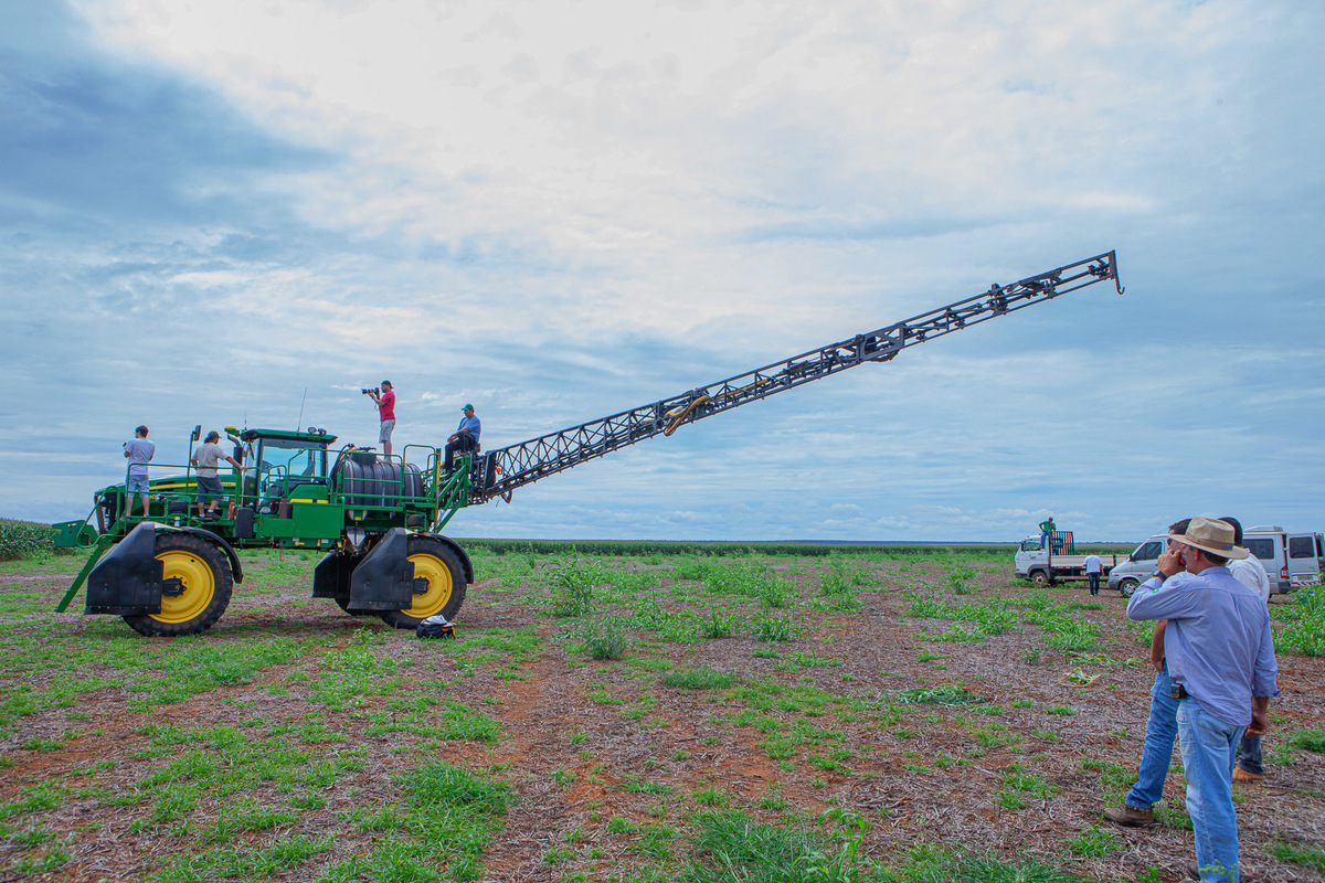 bastidores making of colheitadeira equipe time altura máquina trator