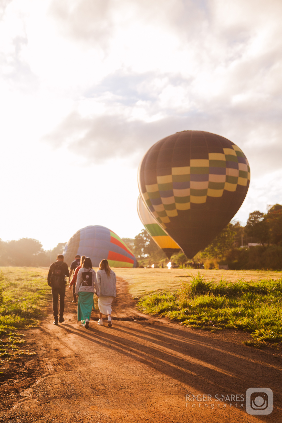 nascer do sol balão balonismo família equipe natiza