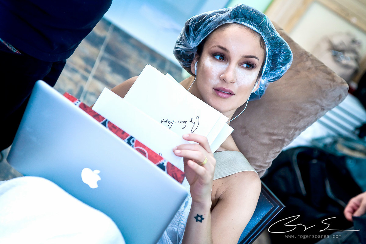 cláudia leitte cantora artista makingof bastidores backstage @rogersoaresfotografia maquiagem flashes luzes estúdio makeup fotos reveladas assinadas roger soares presente