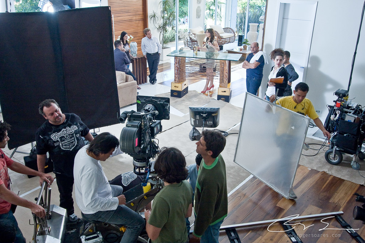 cláudia leitte cantora artista makingof bastidores backstage @rogersoaresfotografia maquiagem flashes luzes locação cinema gravação filme equipe set de filmagem publicidade