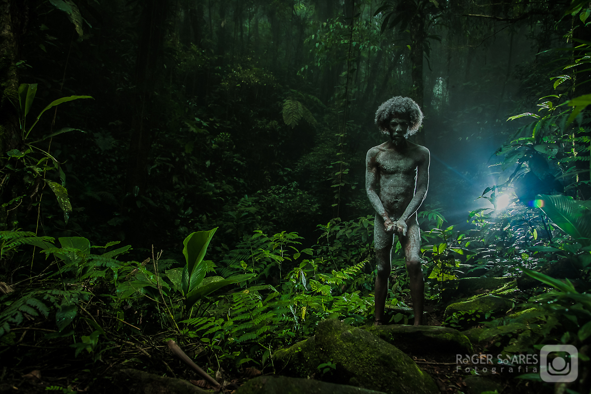 Ensaio Fotográfico Artístico nu masculino natureza parabapiacada cachoeira lago olho dagua homem pelado pintado rustico força braveza LUZ ARTE VERDE MATA