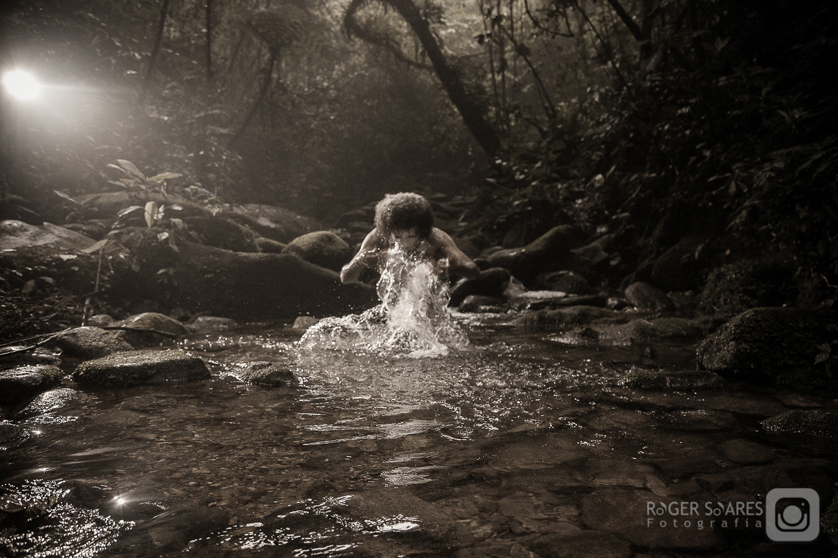 Ensaio Fotográfico Artístico nu masculino natureza parabapiacada cachoeira lago olho dagua homem pelado pintado rustico força braveza LUZ AZUL DEUS DEUSES MAGIA ORIXAS OGUM OXUM OXOSSI
SAÚDA BENÇÃOS