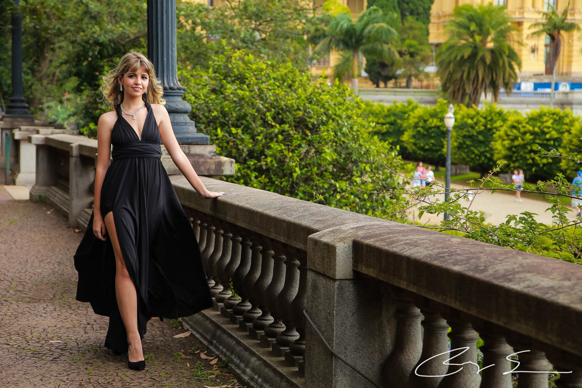Ensaio Fotografico meninas amigas loira vestido preto gaby museu do ipiranga são paulo parque da independencia