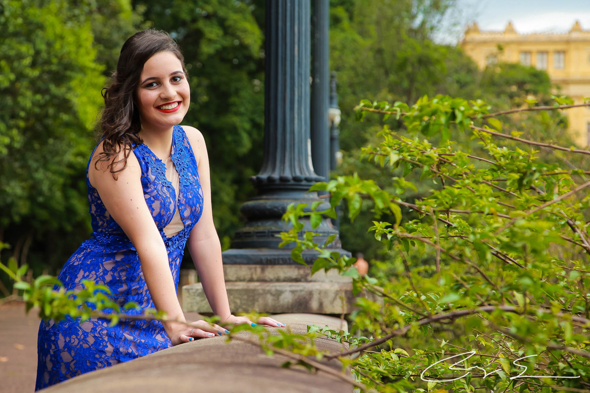 Ensaio Fotografico meninas amigas loira vestido azul karina museu do ipiranga são paulo parque da independencia