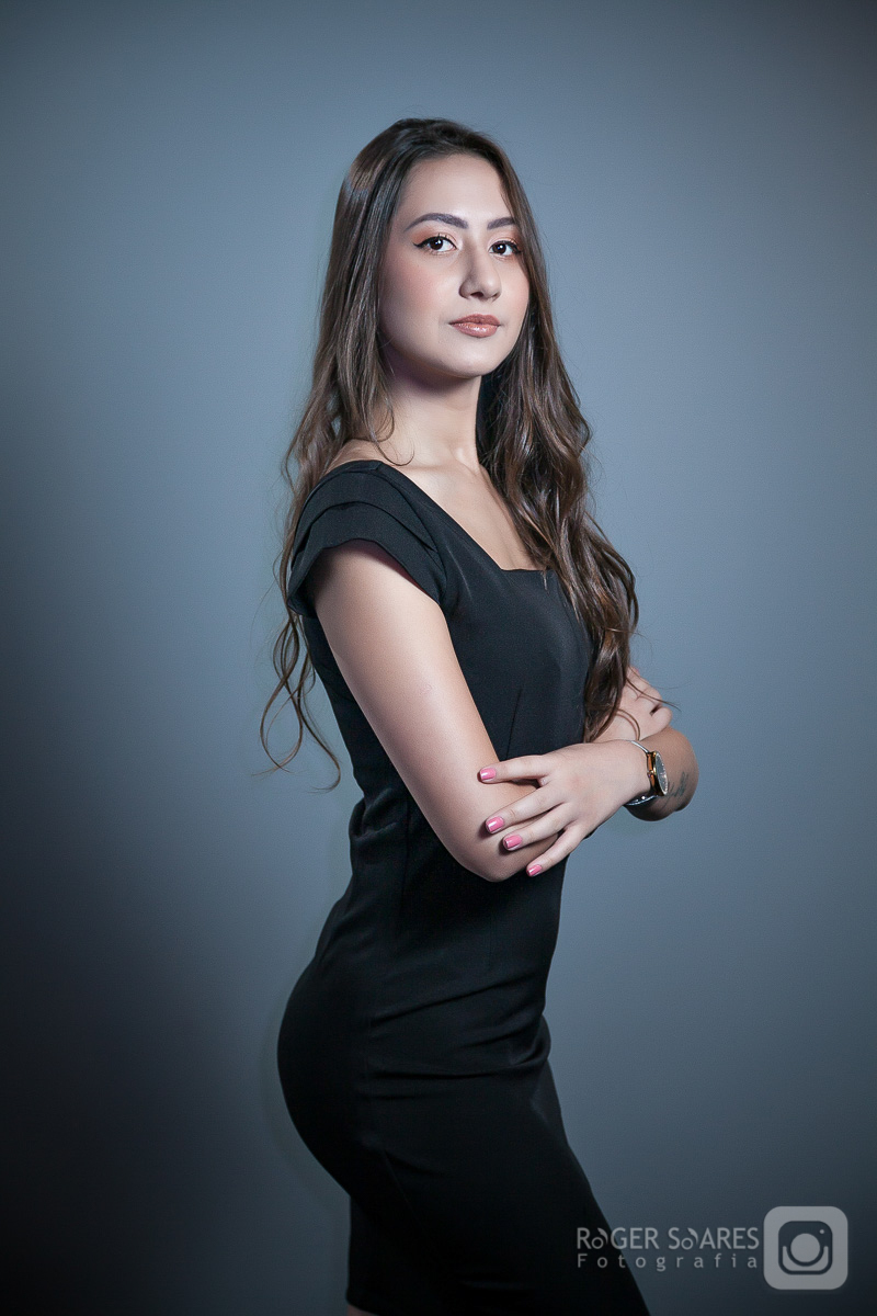 Retratos Profissionais de advogados em estúdio fotografico em São Paulo Direito Advocacia Fotografia Empresarial Homem Mulher Fundo Branco Terno Processo Formalidade Autoridade Gravata vestido Escritório Midia Revista Imprensa Recepcionista