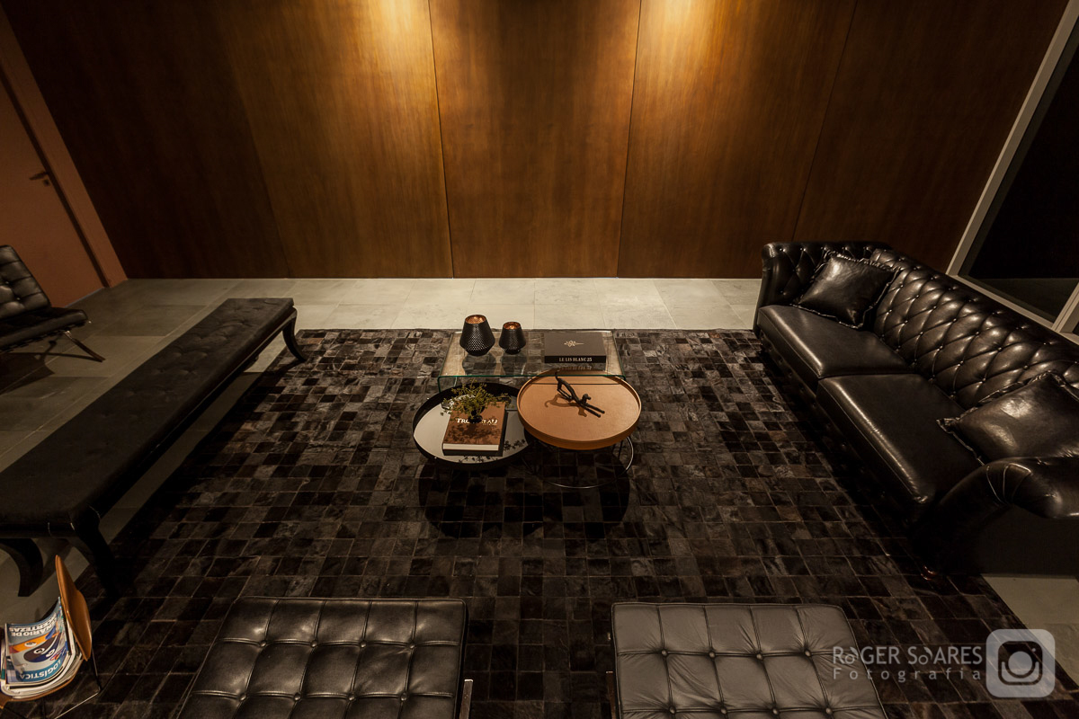 Sala Hall de Entrada Recepção Logotipo Marca Desing de Interiores Decoração Flores Pedras Verde Mesas Tampos Sofá reunião Advogados Advocacia Direito Prédio Torre Empresarial Nestle Avenida das Nações Unidas Marginal Pinheiros São Paulo Capital COURO