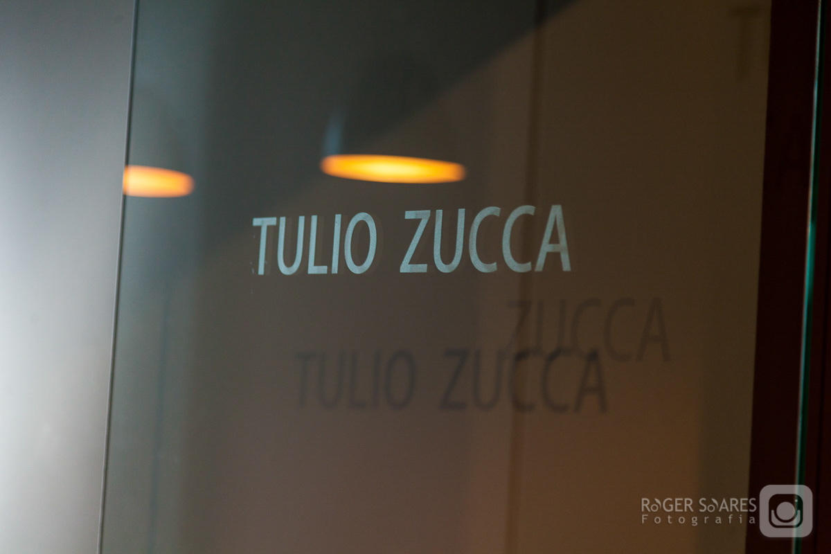 Sala Hall de Entrada Recepção Logotipo Marca Desing de Interiores Decoração Flores Mesas Tampos Sofá reunião Advogados Advocacia Direito Prédio Torre Empresarial Nestle Avenida das Nações Unidas Marginal Pinheiros São Paulo Capital Caneta Montblanc